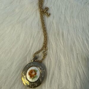 70’s Gold Tone Locket With White Enamel Rose Necklace.   Tote P4